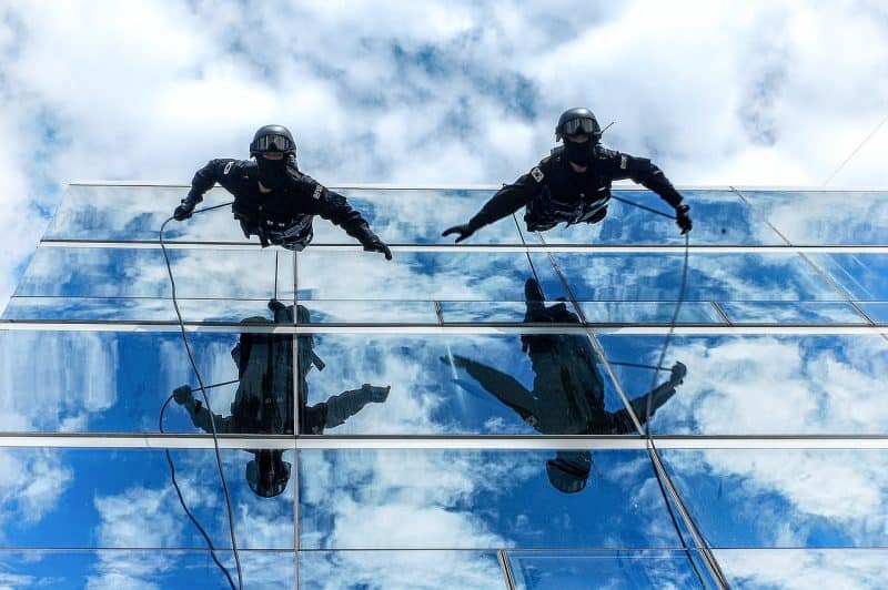 אנשים על סנפלינג