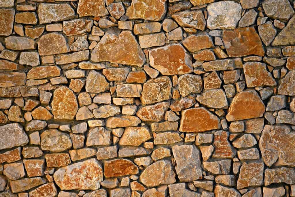 קיר אבנים 